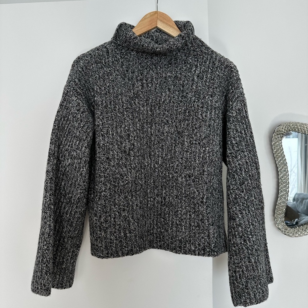 Women's Gray Turtleneck Sweater DRAE new - Picture 2 of 2